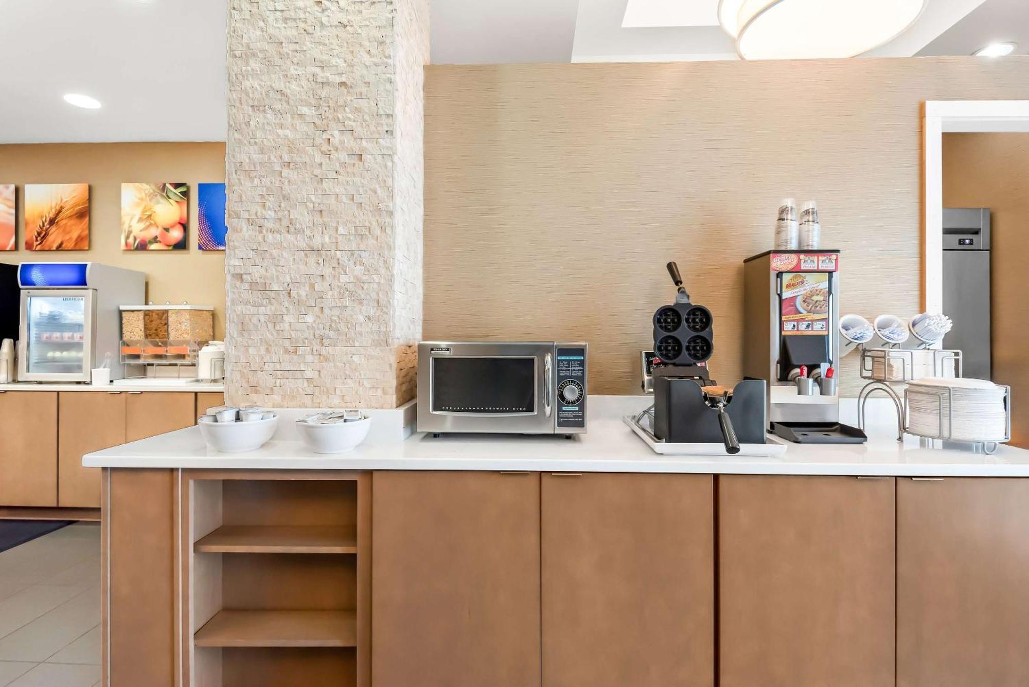 Comfort Suites New Orleans East Kültér fotó