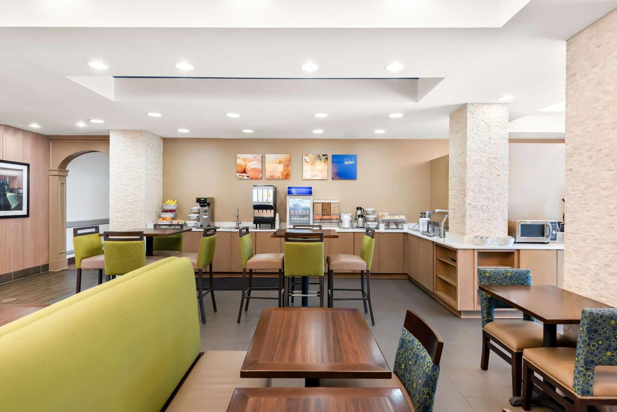 Comfort Suites New Orleans East Kültér fotó